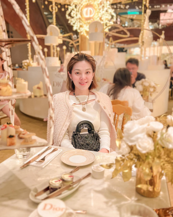 前港姐冠軍著比堅尼歐遊！突然性感露肉派福利！ 