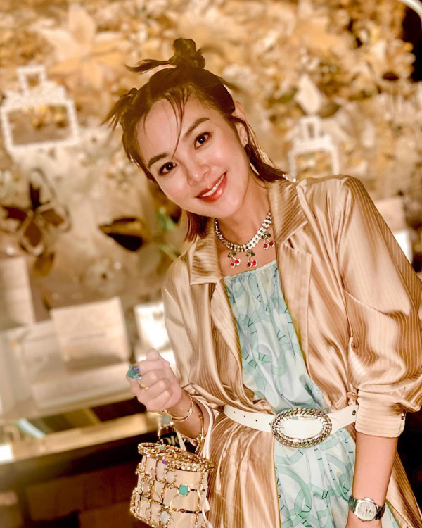 前港姐冠軍著比堅尼歐遊！突然性感露肉派福利！ 