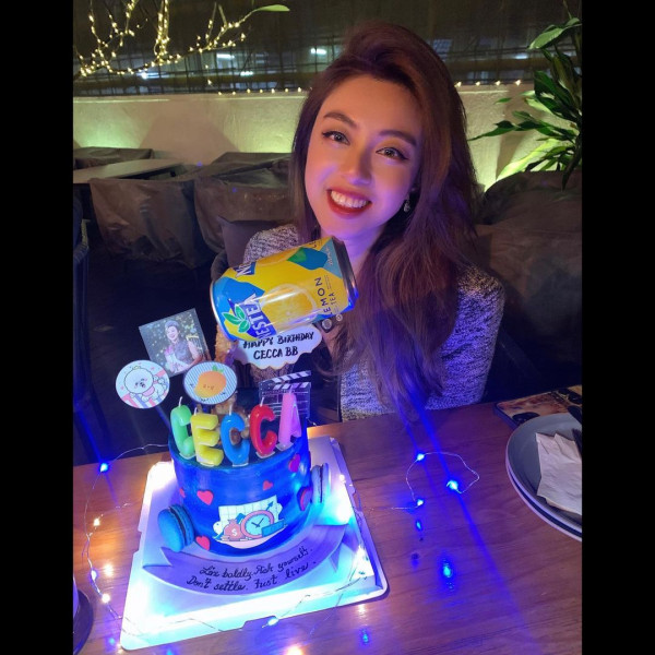 42歲前港姐冠軍遊杜拜 12歲女獲讚遺傳母親高䠷身材 