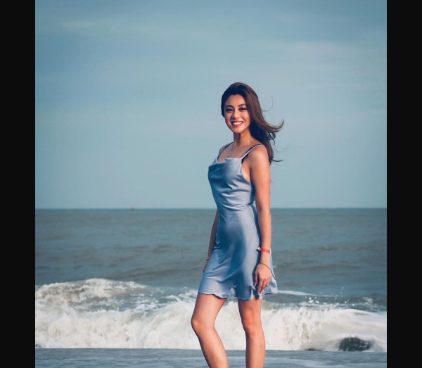 42歲前港姐冠軍遊杜拜 12歲女獲讚遺傳母親高䠷身材 