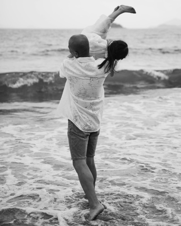 前港姐冠軍著比堅尼歐遊！突然性感露肉派福利！ 