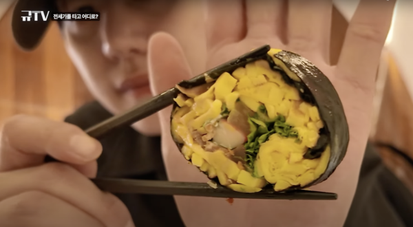 SJ圭賢公開上月包機來港內幕！上機即獲派2大貼心物品/座椅可變「碰碰車」 