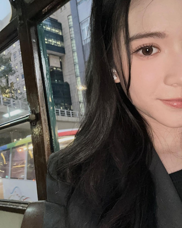 台灣瘋傳Costco氣質美女收銀員!網民以為明星拍節目 求分店地址!