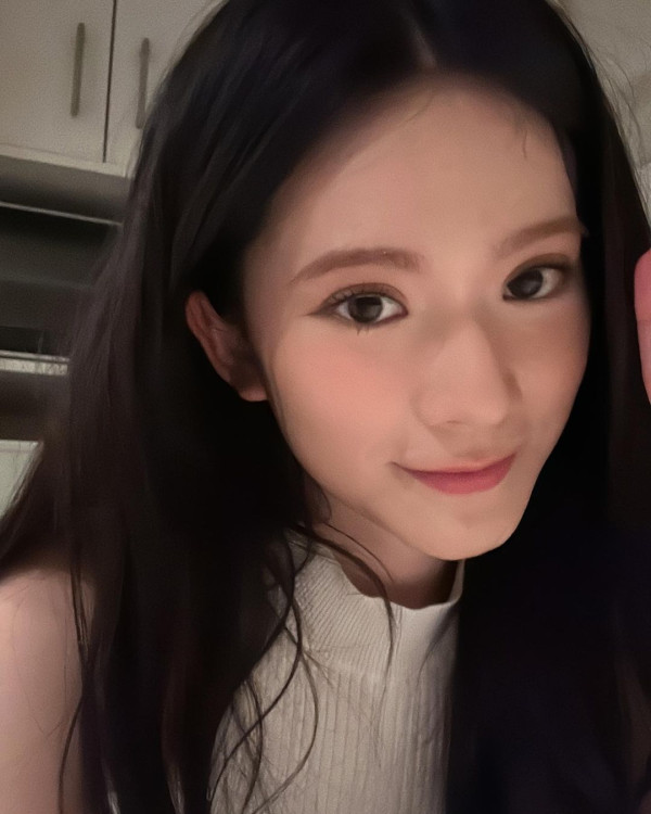 台灣瘋傳Costco氣質美女收銀員!網民以為明星拍節目 求分店地址!