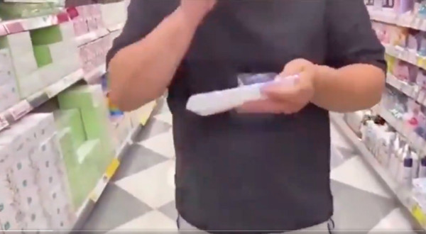 日本「正義KOL」專捕捉缺德中國遊客！原來靠抹黑賺流量？曾為直播偷食超市魚生被捕 