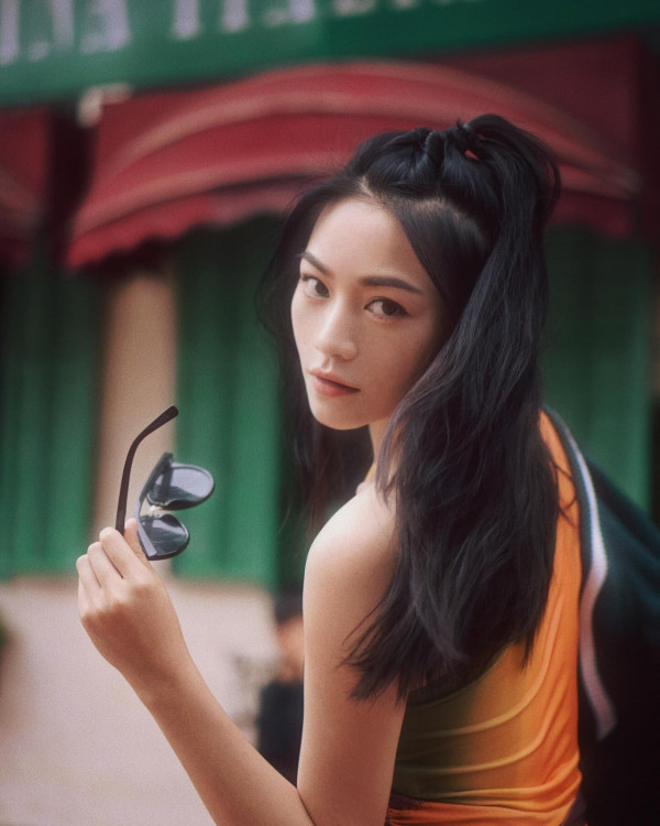 《愛回家》30歲小花遊越南富國島狂晒靚相!螢光粉色泳衣露事業線!