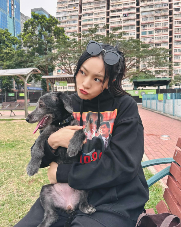 《愛回家》30歲小花遊越南富國島狂晒靚相!螢光粉色泳衣露事業線!