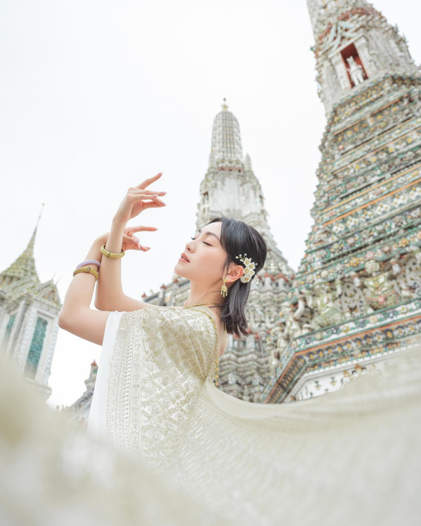 《愛回家》30歲小花遊越南富國島狂晒靚相!螢光粉色泳衣露事業線!