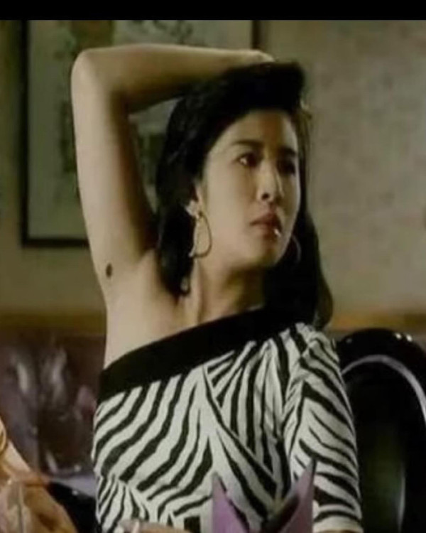 《愛回家》30歲小花遊越南富國島狂晒靚相!螢光粉色泳衣露事業線!