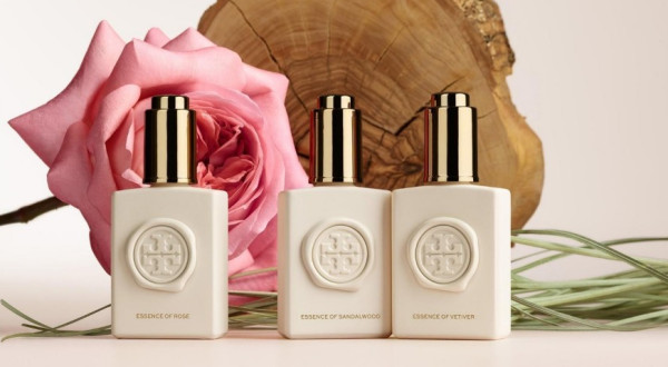 花香香水推介6 : Tory Burch Essence of Dream系列香氛精油  售价 : HK$480(14ML)