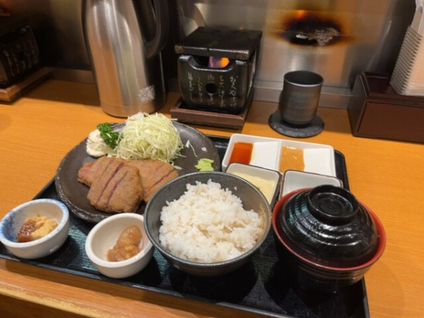 淺草美食︰黑毛和牛炸牛排 淺草炸牛排(圖片來源︰tabelog.com) 淺草美食︰黑毛和牛炸牛排 淺草炸牛排(圖片來源︰tabelog.com)