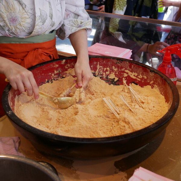 淺草美食︰傳統手工日式糰子 浅草吉備糰子（圖片來源︰tabelog.com）