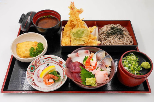 淺草美食︰天婦羅老字號店 雷門三定(圖片來源︰雷門三定官網) 淺草美食︰天婦羅老字號店 雷門三定(圖片來源︰雷門三定官網)