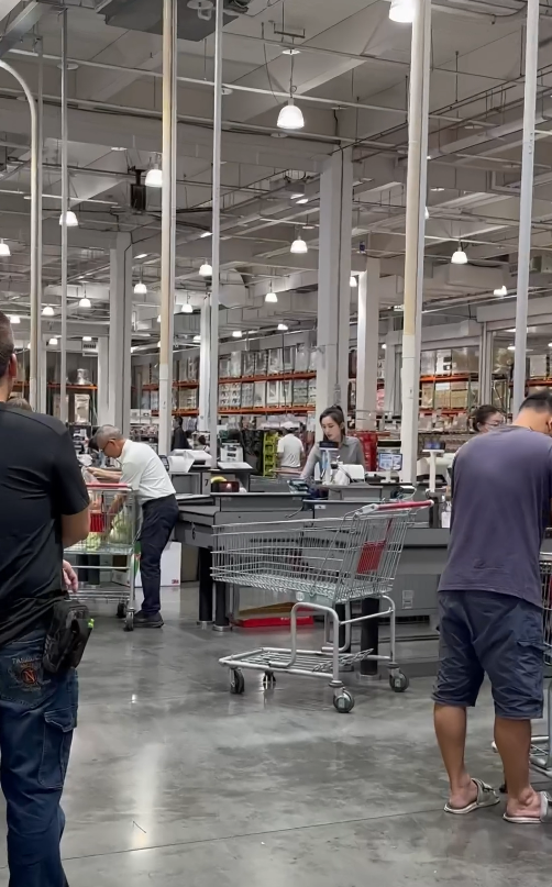 台灣瘋傳Costco氣質美女收銀員!網民以為明星拍節目 求分店地址!