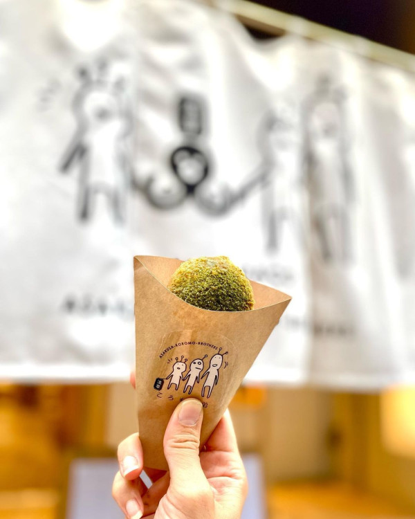 淺草美食︰仙貝章魚燒 浅草蛸たこ×ころも兄弟(圖片來源︰IG@asakusa_tacotaco_koromo_bro) 淺草美食︰仙貝章魚燒 浅草蛸たこ×ころも兄弟(圖片來源︰IG@asakusa_tacotaco_koromo_bro)