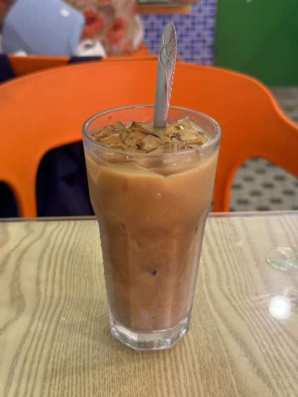 疑似港人內地開茶餐廳 延續港式服務精神兼規則多多 網民:沒倒閉是恥辱