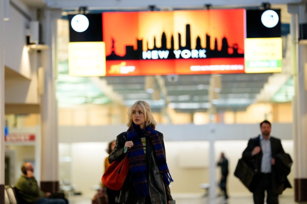 澳航機上娛樂系統突發故障 全機乘客被迫睇18禁露點戲1小時 