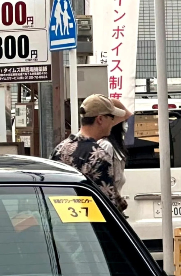 陳偉霆被爆與內地超模蜜遊日本？ 當街做一親暱行為高調放閃 