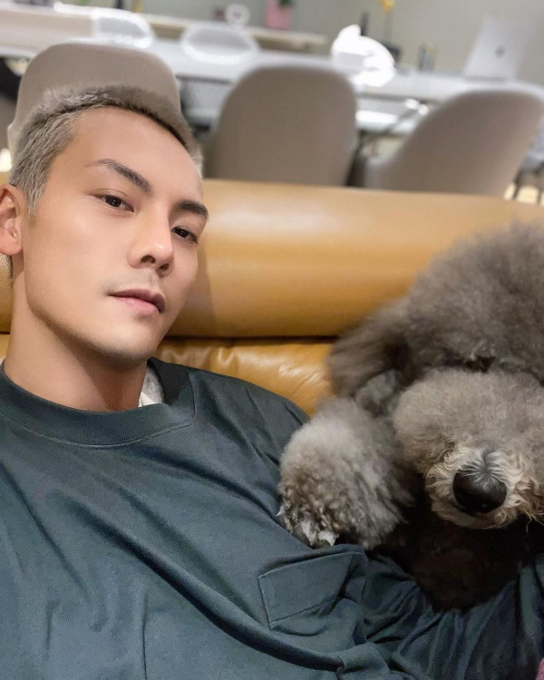 陳偉霆被爆與內地超模蜜遊日本？ 當街做一親暱行為高調放閃 