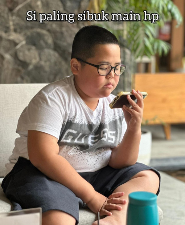 Stickers印尼肥仔Tatan11歲近照曝光!棄標誌性光頭!網民:認唔出!