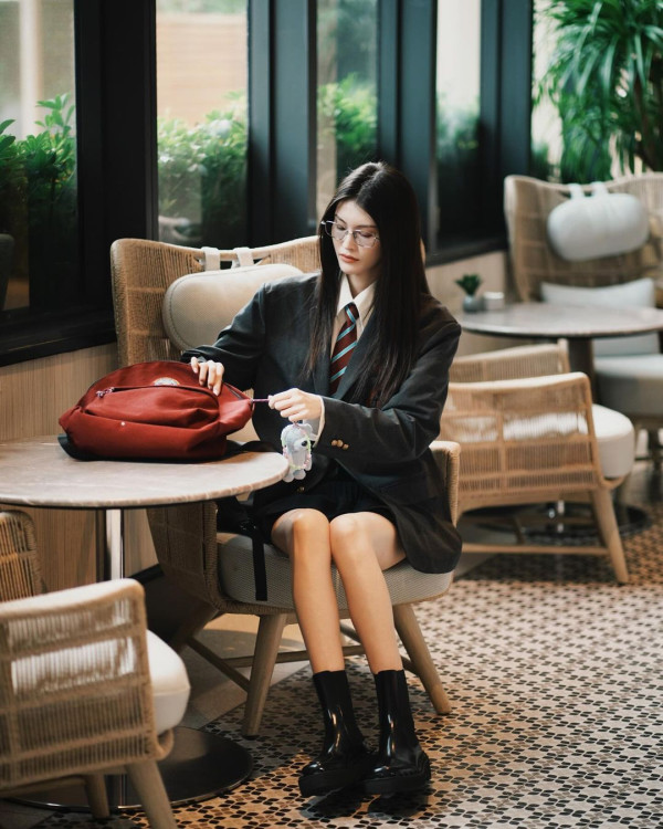 陳偉霆被爆與內地超模蜜遊日本？ 當街做一親暱行為高調放閃 