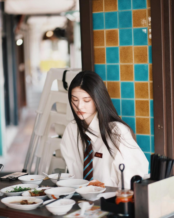 陳偉霆被爆與內地超模蜜遊日本？ 當街做一親暱行為高調放閃 