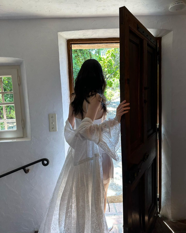 陳偉霆被爆與內地超模蜜遊日本？ 當街做一親暱行為高調放閃 