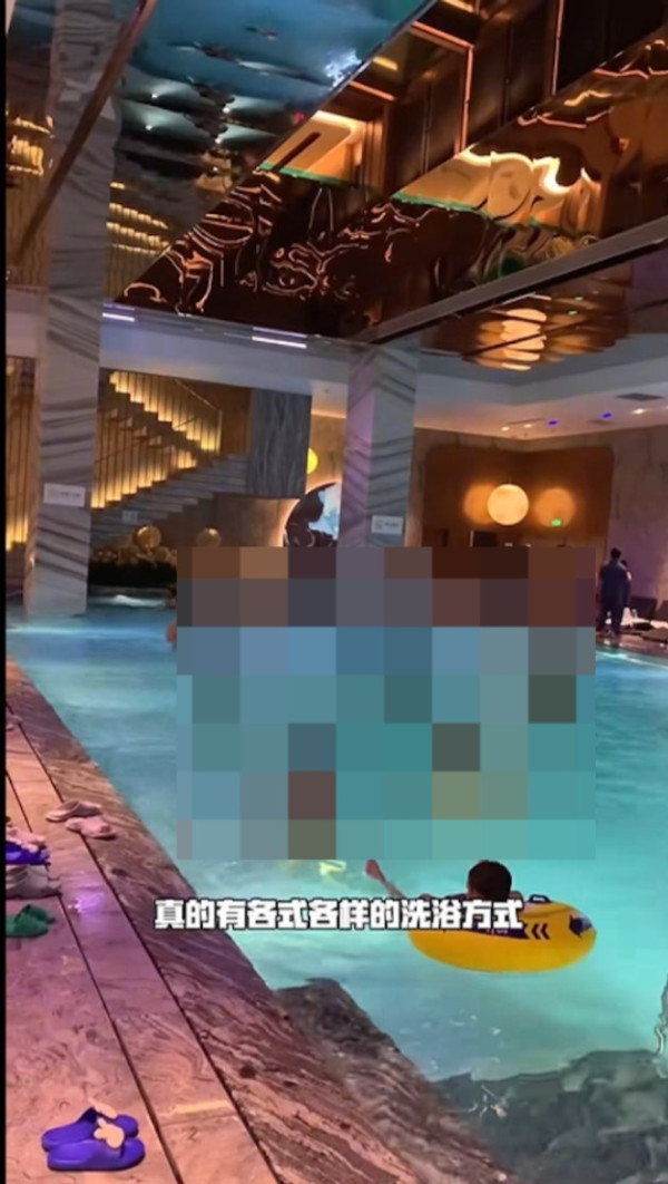 56歲女星罕有公開浸浴照 內地澡堂打卡大量客人入鏡 