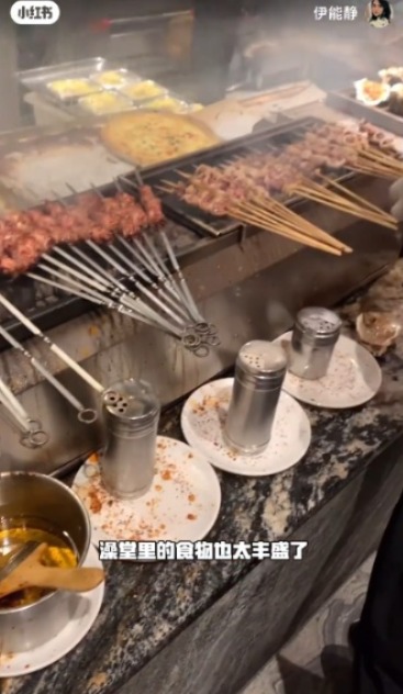 56歲女星罕有公開浸浴照 內地澡堂打卡大量客人入鏡 