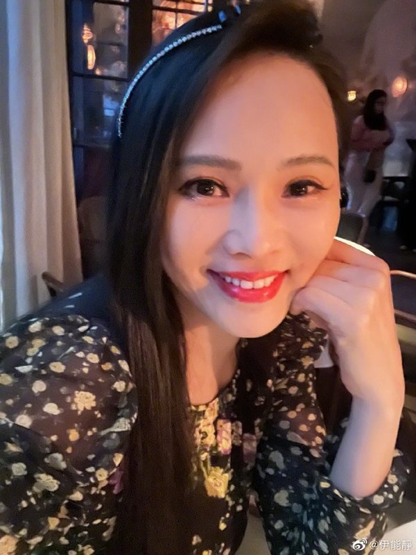 56歲女星罕有公開浸浴照 內地澡堂打卡大量客人入鏡 