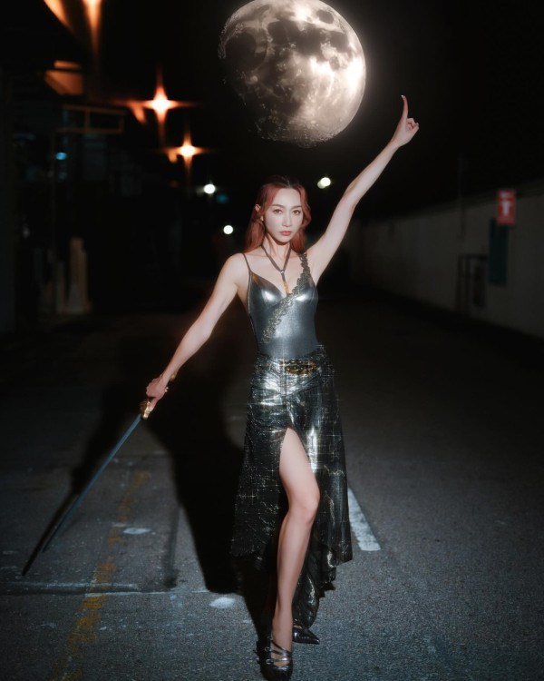 性感低胸晒逆天長腿