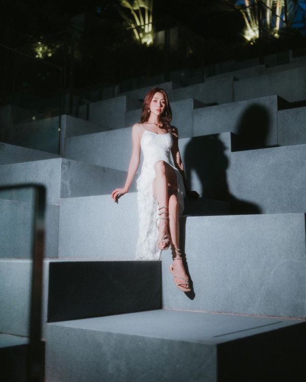 性感低胸晒逆天長腿