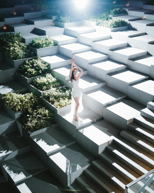 性感低胸晒逆天長腿