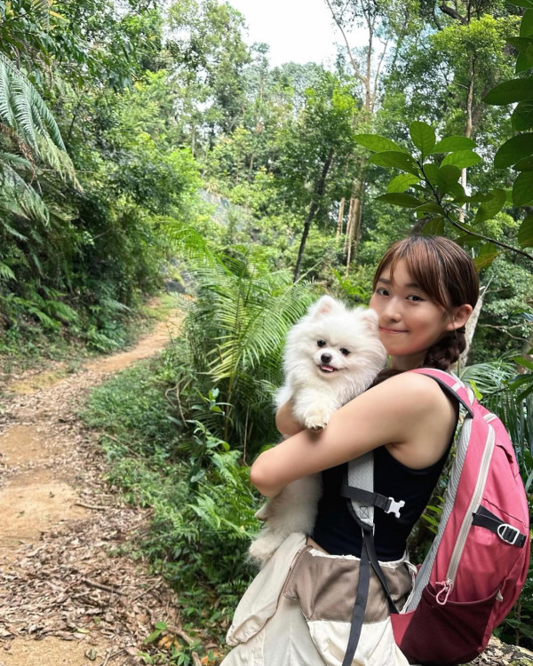 陳嘉慧疑飲醉失控除衫露胸跳舞！馬爾代夫慶結婚周年 