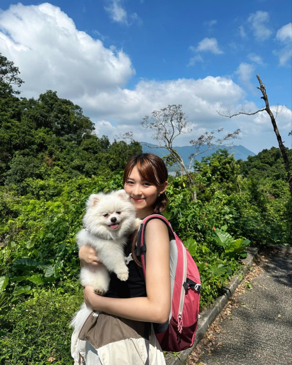 陳嘉慧疑飲醉失控除衫露胸跳舞！馬爾代夫慶結婚周年 