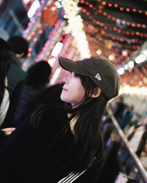 陳嘉慧疑飲醉失控除衫露胸跳舞！馬爾代夫慶結婚周年 