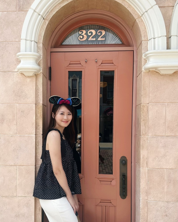 陳嘉慧疑飲醉失控除衫露胸跳舞！馬爾代夫慶結婚周年 