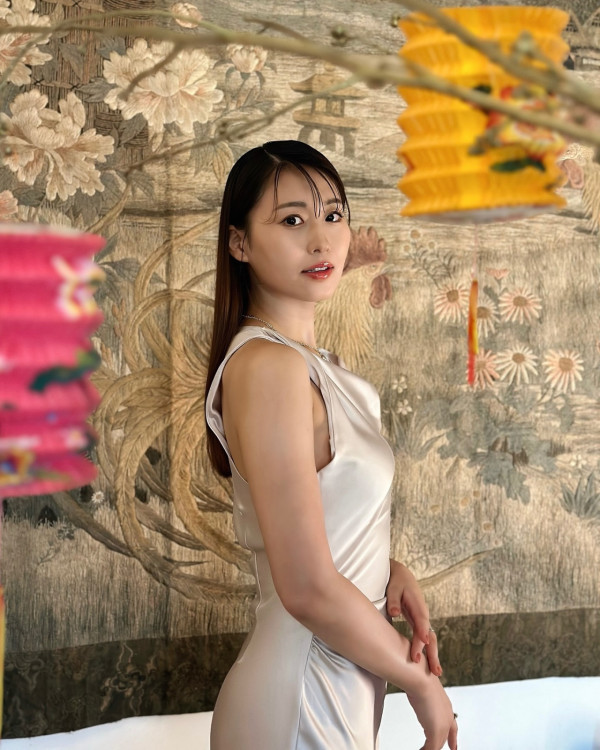 陳嘉慧疑飲醉失控除衫露胸跳舞！馬爾代夫慶結婚周年 