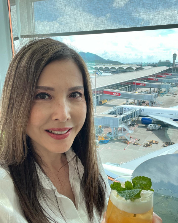 江嘉敏曬外遊相上圍突然升級？ 網友力勸唔好再剪短髮 