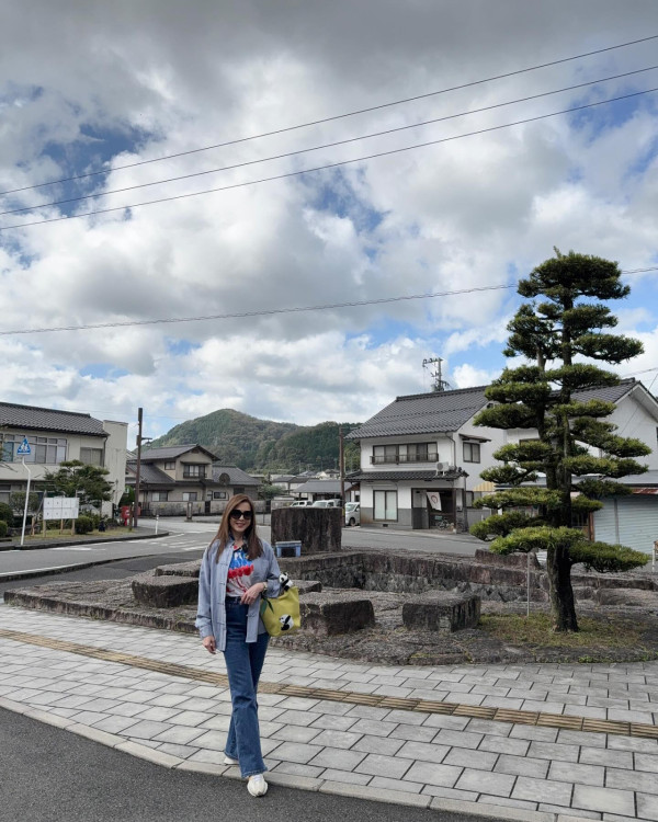 江嘉敏曬外遊相上圍突然升級？ 網友力勸唔好再剪短髮 