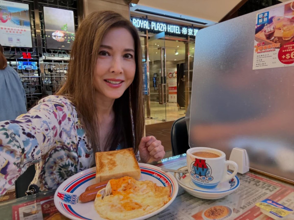 江嘉敏曬外遊相上圍突然升級？ 網友力勸唔好再剪短髮 