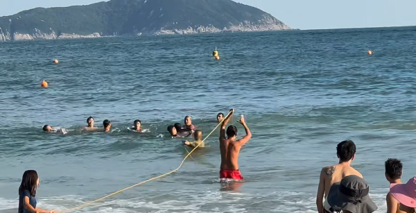 內地女用長者八達通搭港鐵斷正！遭罰千元以7字解釋 網民：錯就是錯了 