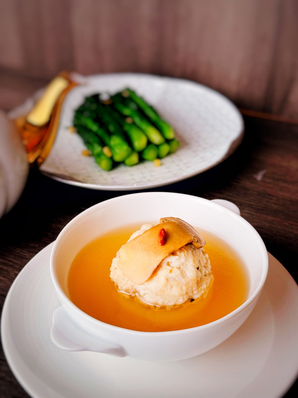 澐 • NUVA  180度海景精緻粵菜 8折歎時令大閘蟹