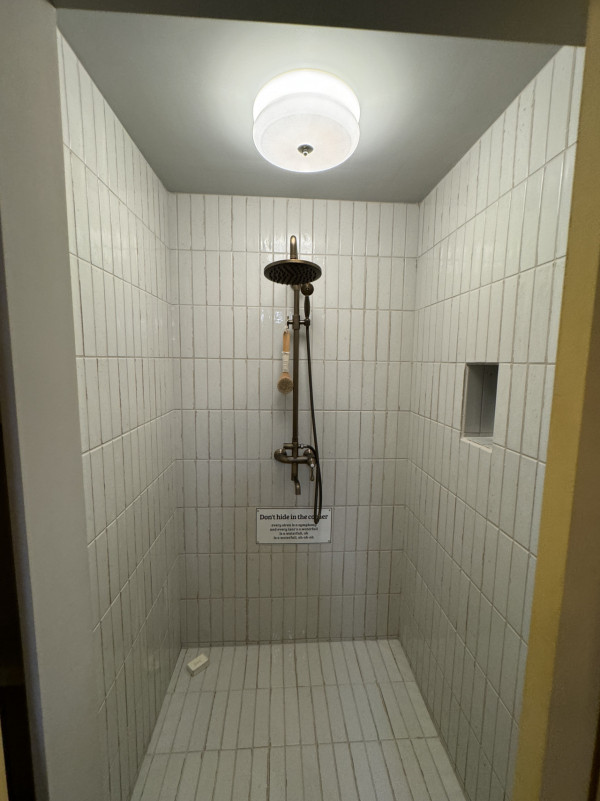 台中人氣手信店BUTTER HOTEL 復古洗衣部+奶油浴場等超多打卡位 必買限定「太陽奶油餅乾」 