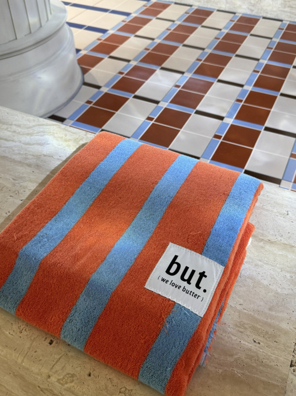 台中人氣手信店BUTTER HOTEL 復古洗衣部+奶油浴場等超多打卡位 必買限定「太陽奶油餅乾」 