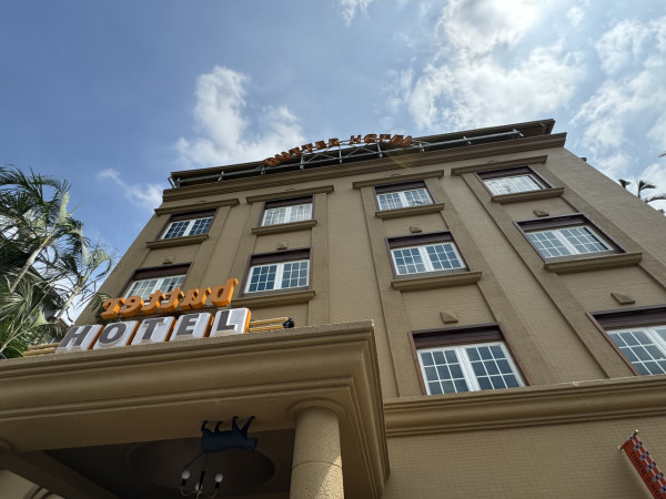 台中人氣手信店BUTTER HOTEL 復古洗衣部+奶油浴場等超多打卡位 必買限定「太陽奶油餅乾」 