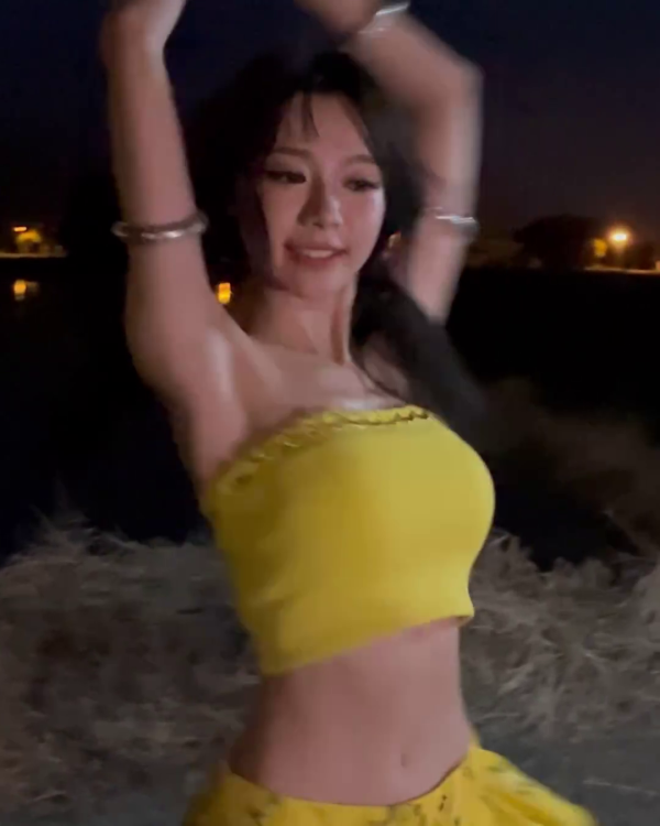 林明禎新歌預告大派福利！突破性感尺度露美臀險走光 ! 