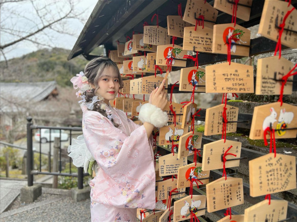 莊子璇成功朝聖《黑白大廚》超難預約餐廳！全靠這位《愛回家》戲裡戲外「富二代」 