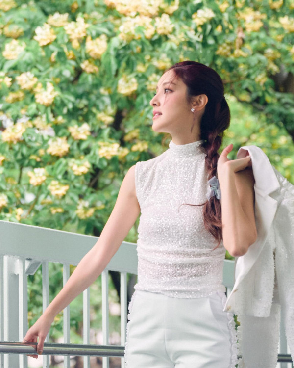 陳凱琳背心短裙遊馬來西亞獲讚似中學生！噴血性感蕾絲內衣出席活動！ 