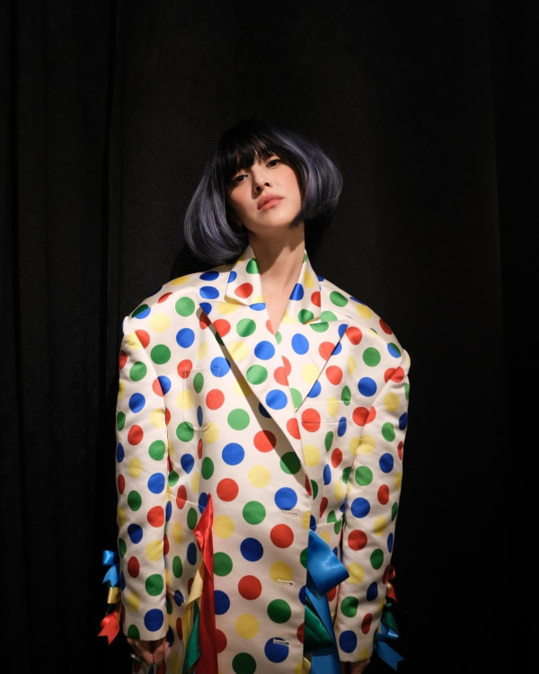 陳凱琳背心短裙遊馬來西亞獲讚似中學生！噴血性感蕾絲內衣出席活動！ 